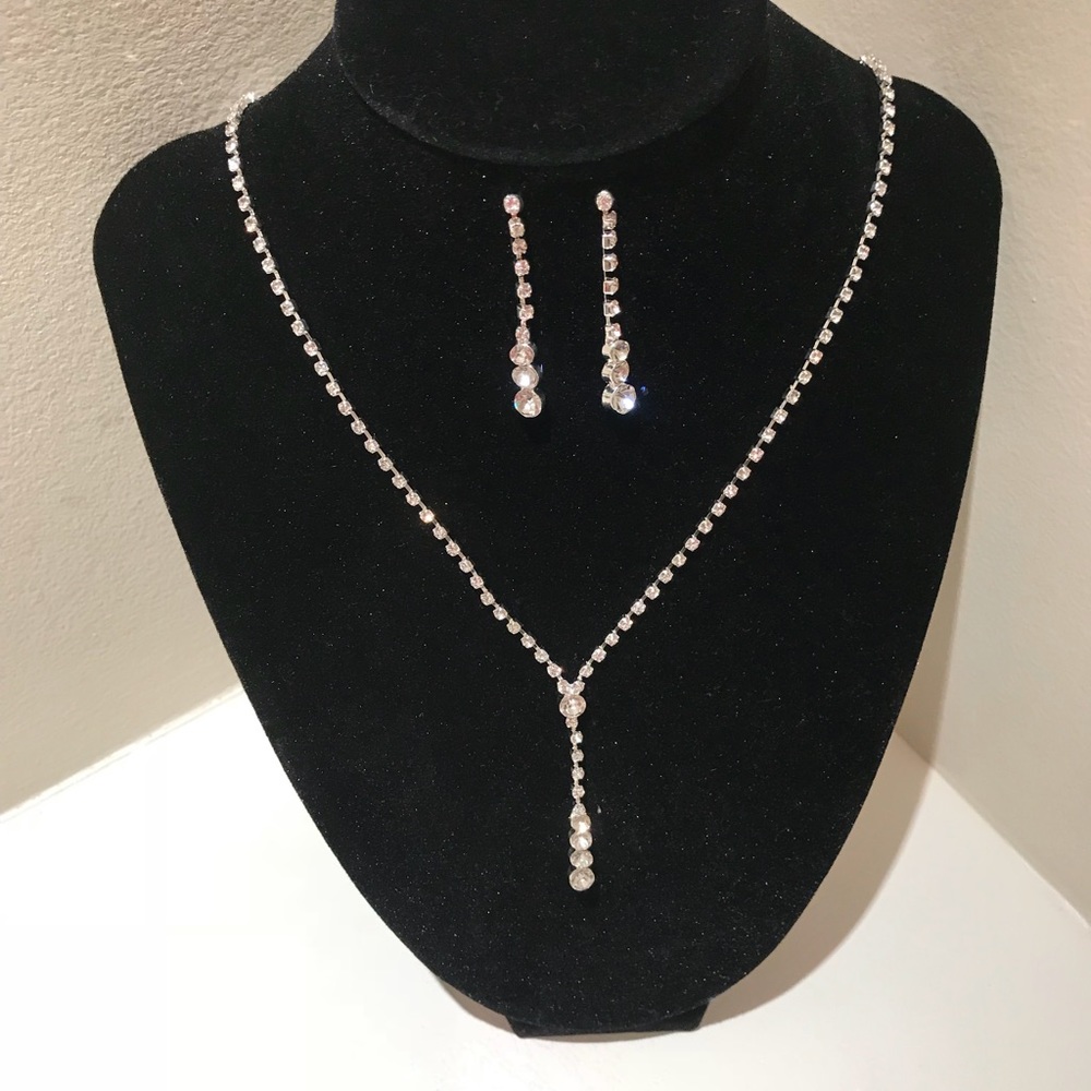 ❣️New Cubic Zirconia Necklace & Earrings Set - Picture 3 of 6